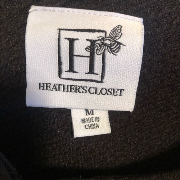 Lightweight black&white sweater. Size medium. Like new condition - Picture 3 of 3